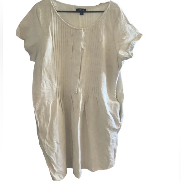 LAND’S END - Picture 1 of 1